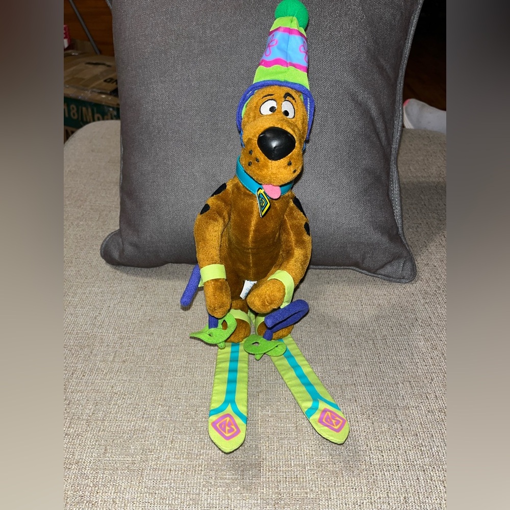 Vintage Scooby doo ski plush Cartoon Network from 1999
